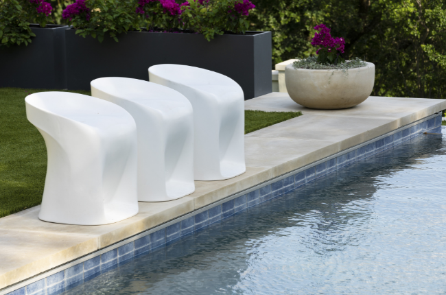Lowbar in-pool barstool
