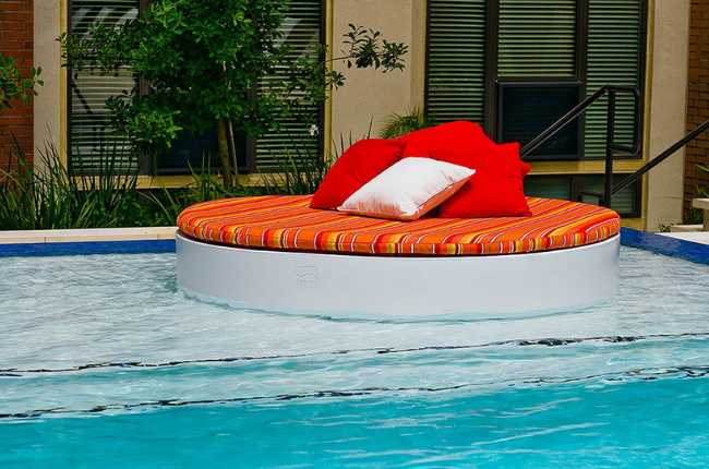 Rounded pool sunbed