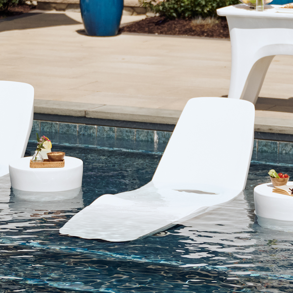 Forma lounger