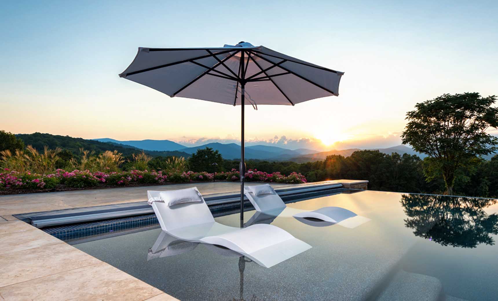 Chaise pool lounger