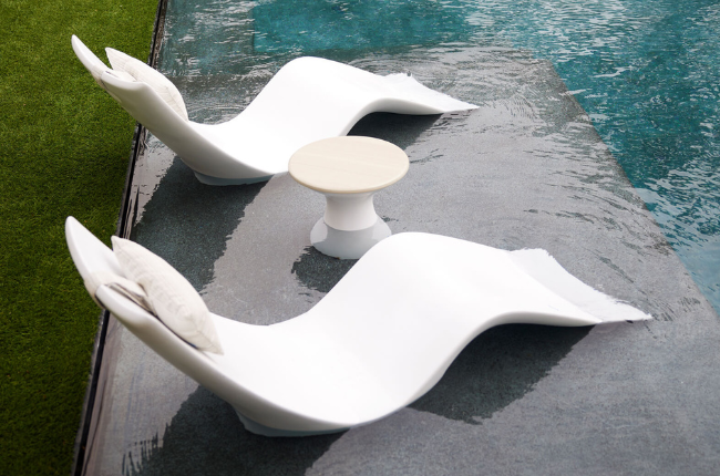 Elegancy pool lounger
